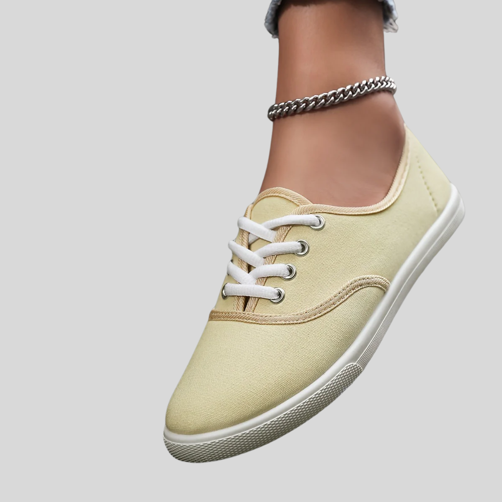 Lotte - Stylish and Cozy Low Canvas Lace-Up Sneakers