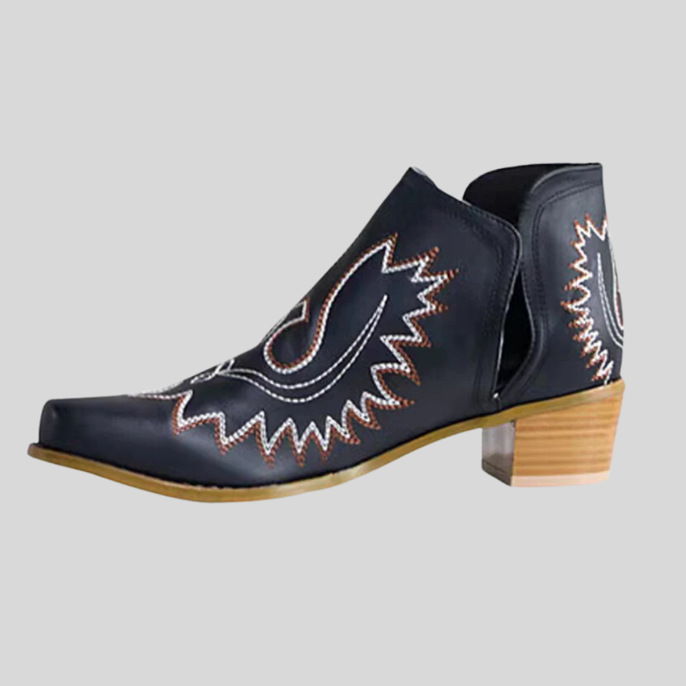 Noelle - Stylish and Authentic Cowboy Boots