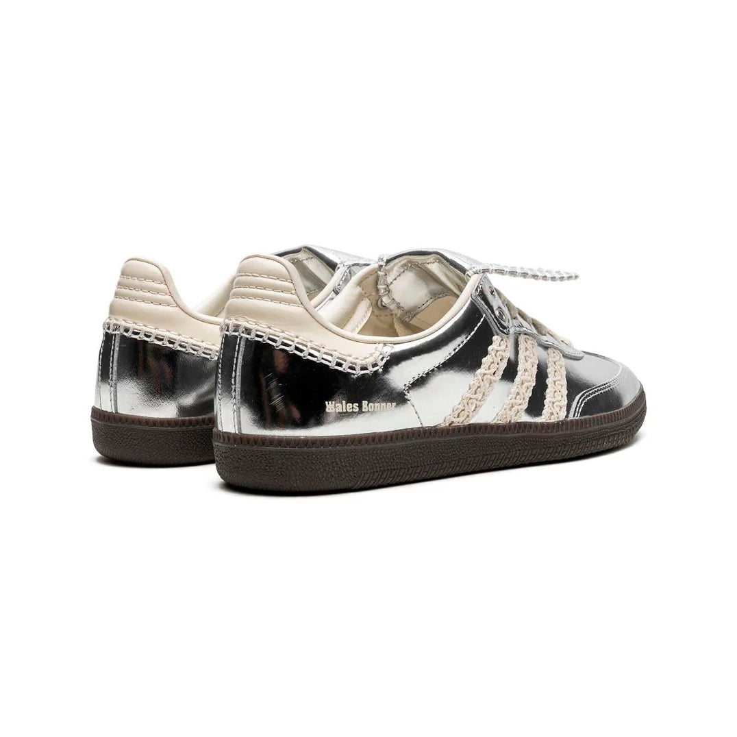 SilverPulse® – Pony Luxe Metallic Low Sneaker