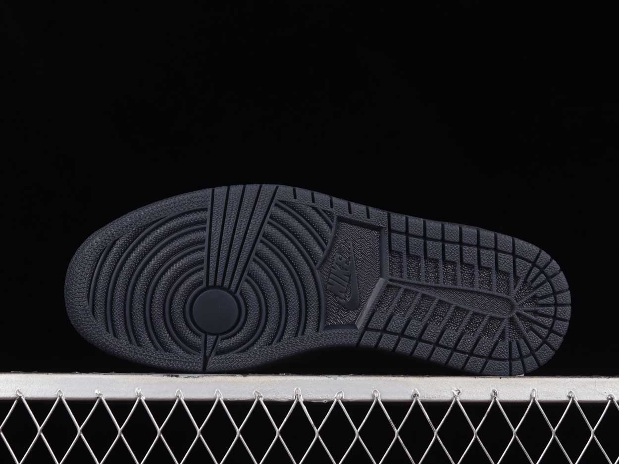 PhantomRush® – Stealth Stitch Low-Top Edition