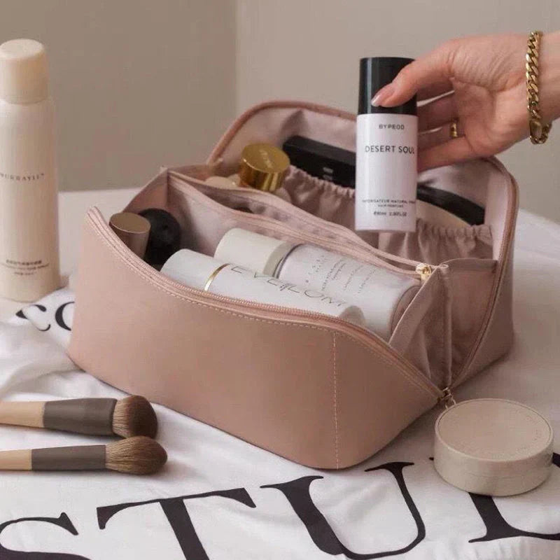 Chic Travel Make-Up Organizer