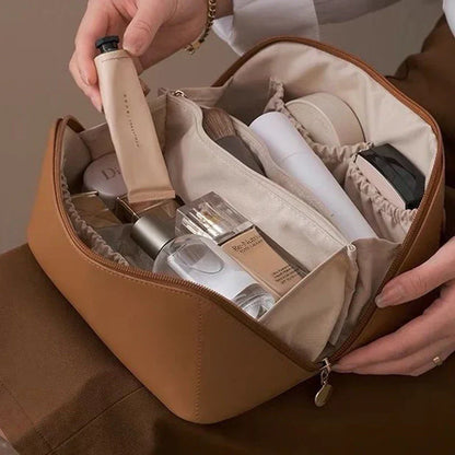 Chic Travel Make-Up Organizer