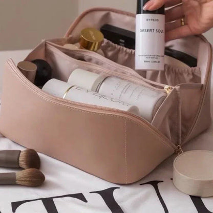 Chic Travel Make-Up Organizer