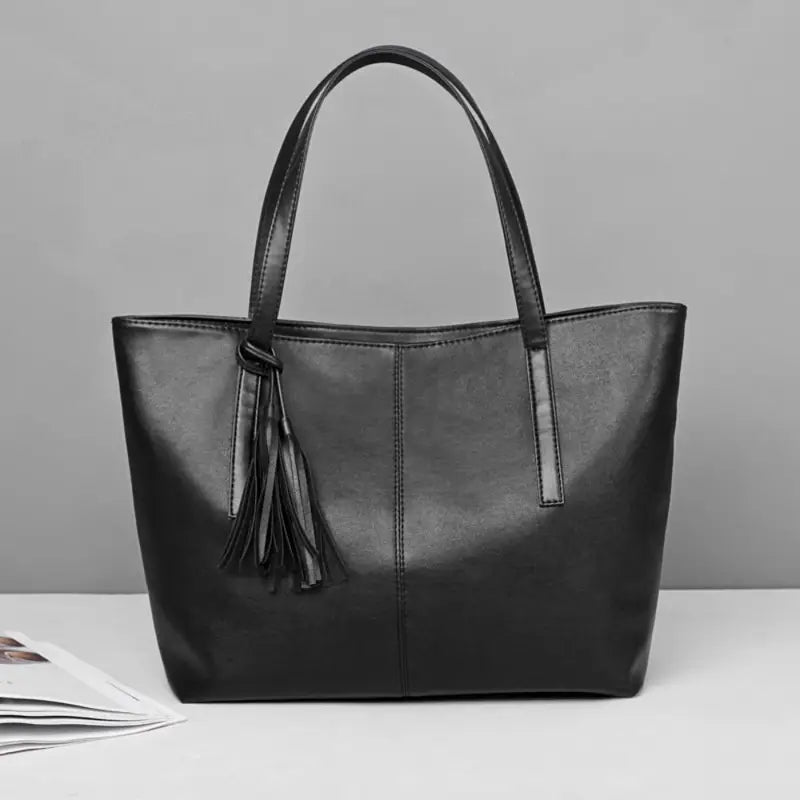 Chic Black Leather Tote Bag for Stylish Convenience