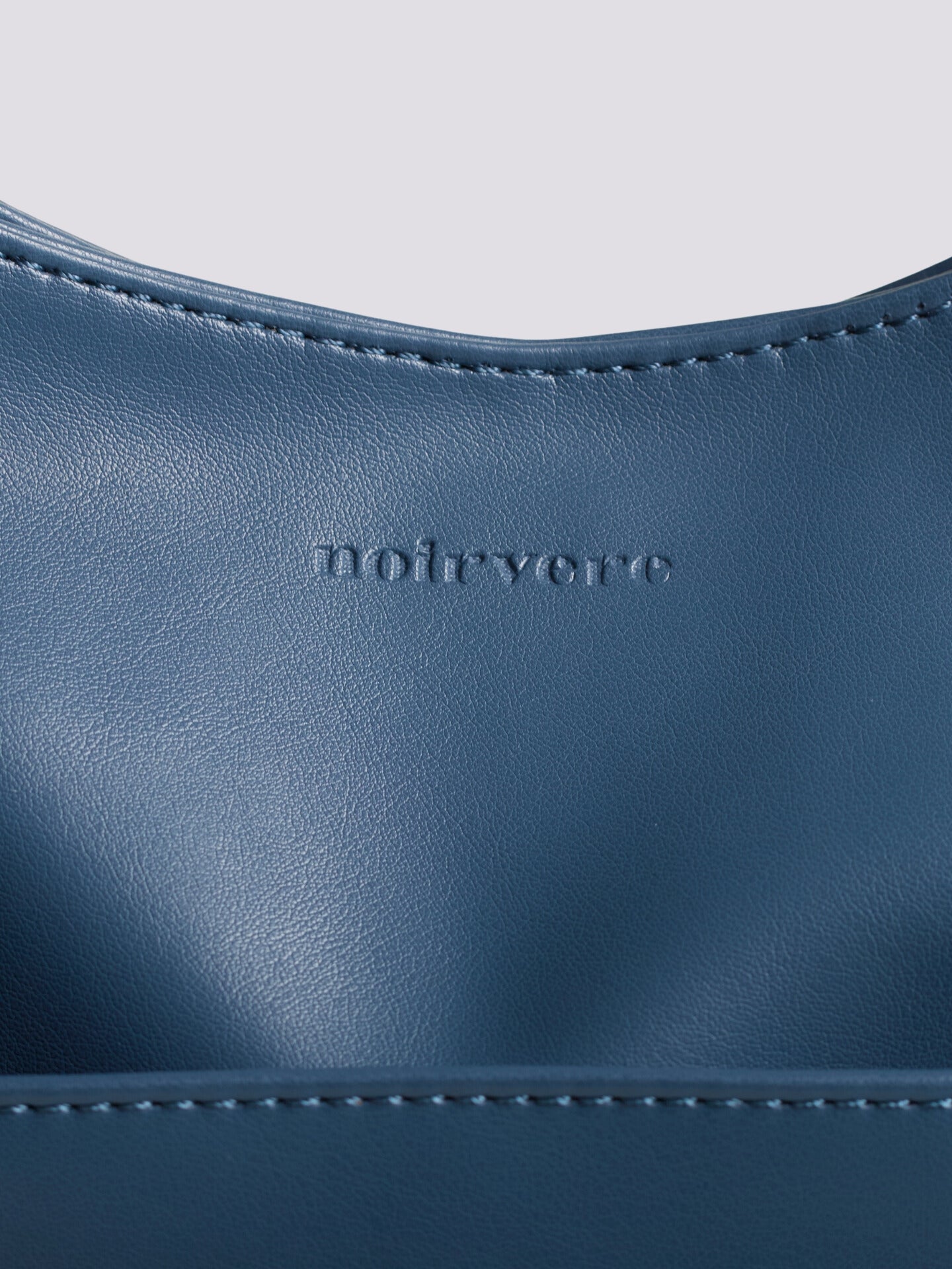 Chic Everyday BB Tote - Stylish Faux Leather Design with Ample Space for Ladies