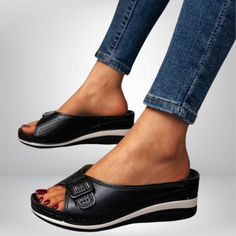 Iris - Cozy Sandals Featuring a Luxurious Leather Footbed
