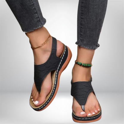 Esra - Cozy and Stylish Beach Flip Flops