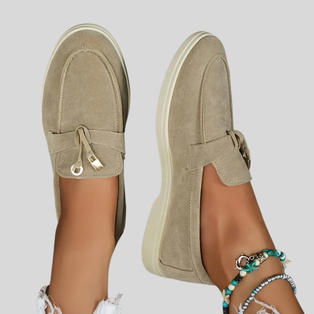 Mila - Chic Feminine Tassel Loafers with Stylish Iron Ring Accent