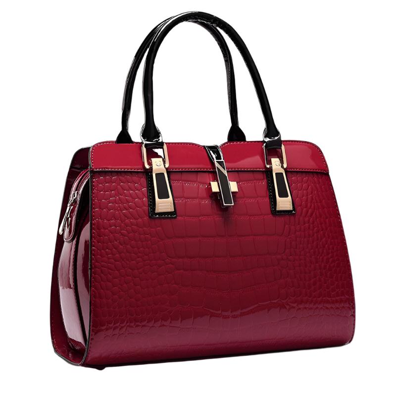 Léonie - Chic Blue Handbag Featuring a Gorgeous Shiny Crocodile Design