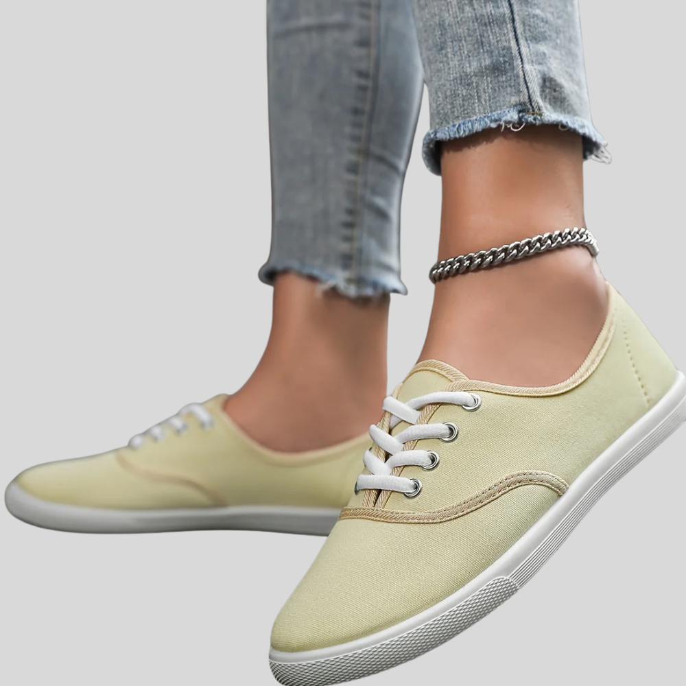 Lotte - Stylish and Cozy Low Canvas Lace-Up Sneakers