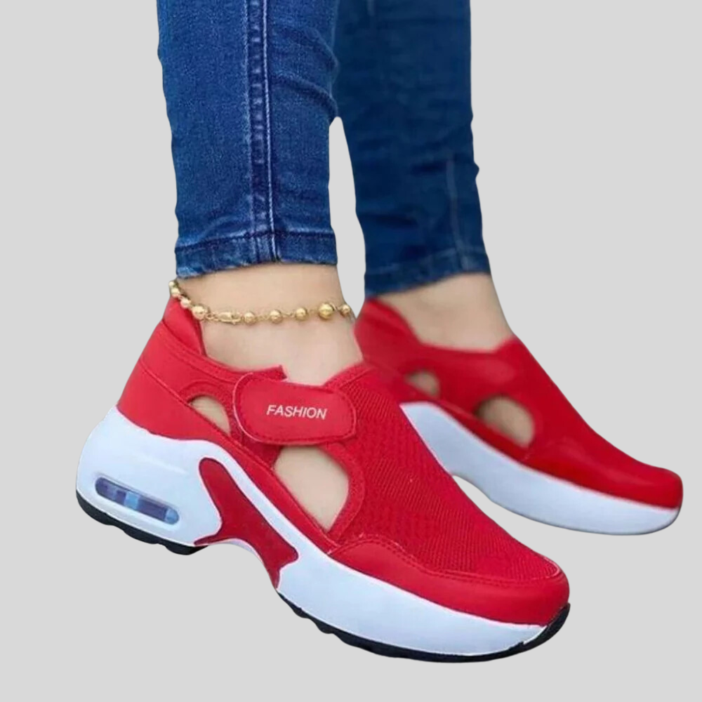 Iza - Chic and Cozy Women's Footwear