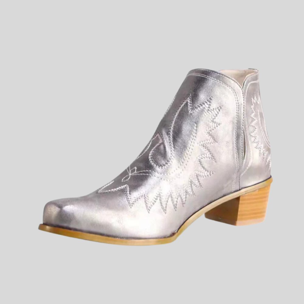 Noelle - Stylish and Authentic Cowboy Boots
