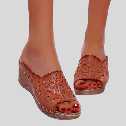 Ciora - Stylish Retro Summer Wedge Sandals for a Trendy Look
