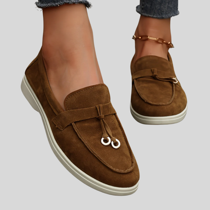 Mila - Chic Feminine Tassel Loafers with Stylish Iron Ring Accent