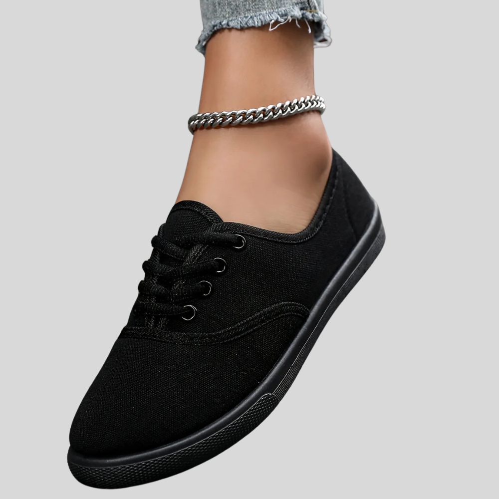 Lotte - Stylish and Cozy Low Canvas Lace-Up Sneakers