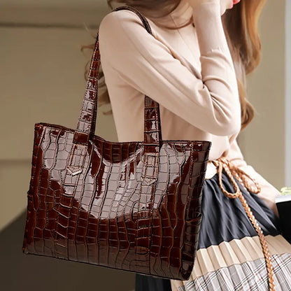 Stylish Crocodile-Embossed Tote Bag for Fashion-Forward Women