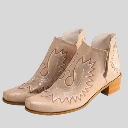 Noelle - Stylish and Authentic Cowboy Boots