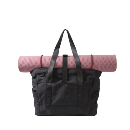 Chic and roomy everyday carry bag for all your needs