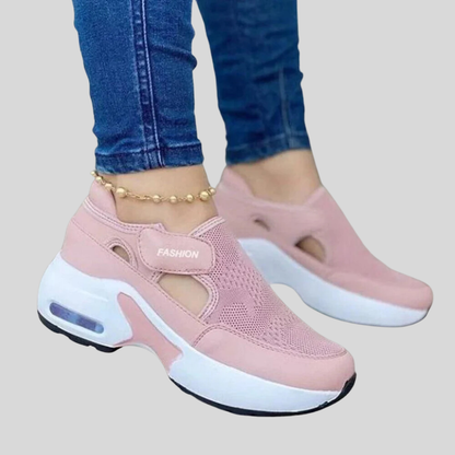 Iza - Chic and Cozy Women's Footwear