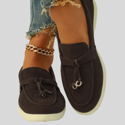 Mila - Chic Feminine Tassel Loafers with Stylish Iron Ring Accent