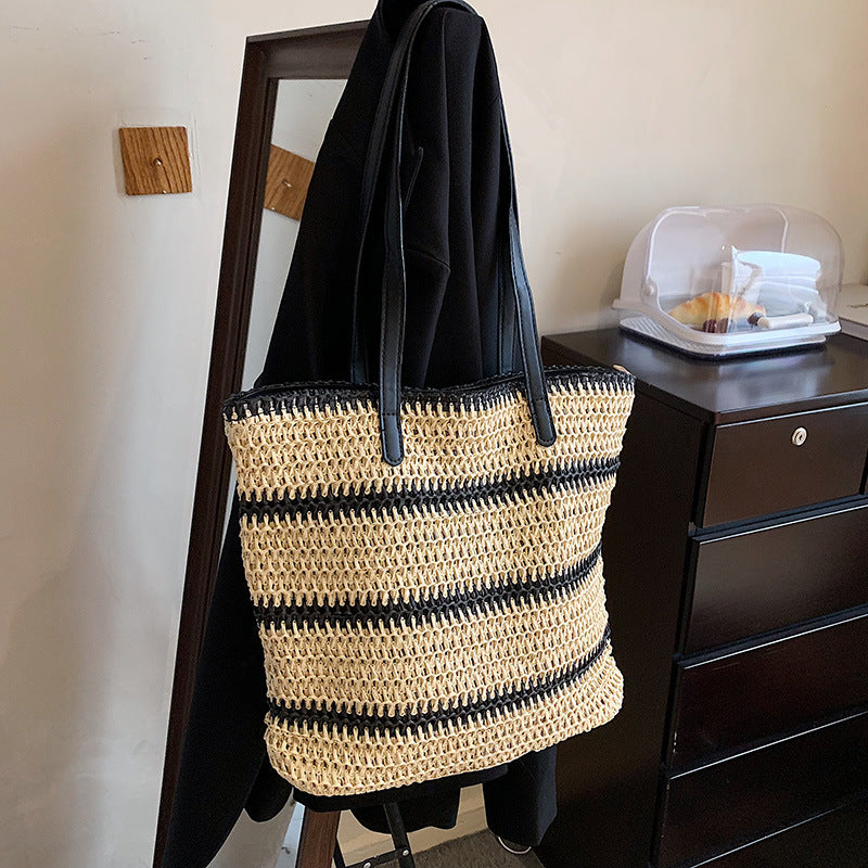 Spacious and Stylish Summer Beach Tote