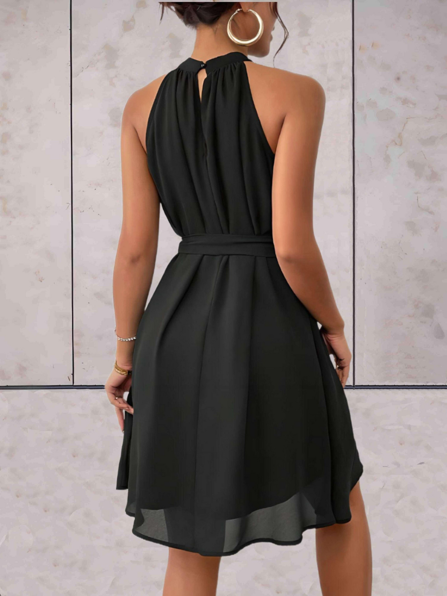 Chic Elegance - Women's Sleeveless Mini Dress with Round Neck and Stylish Buttoned Belt