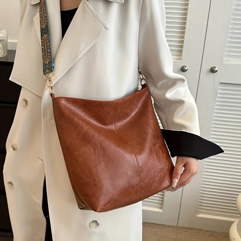 Sleek Vintage-Inspired Leather Tote Bag for Effortless Style