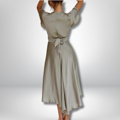 Hannah - Elegant and Trendy Chic Dress