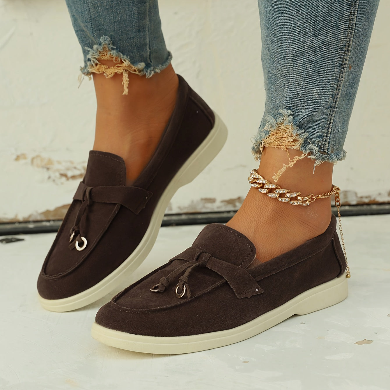 Mila - Chic Feminine Tassel Loafers with Stylish Iron Ring Accent