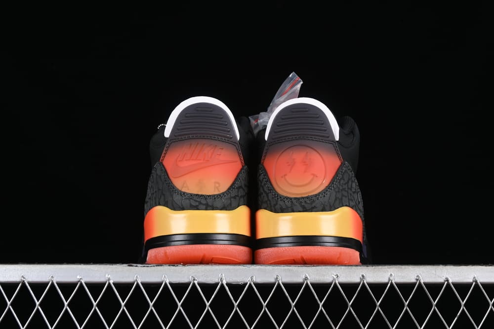 NeonEclipse® – Sunset Fade Retro Sneaker