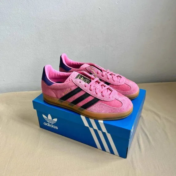 BlushStride® – Limited Pink Classic Low Sneaker