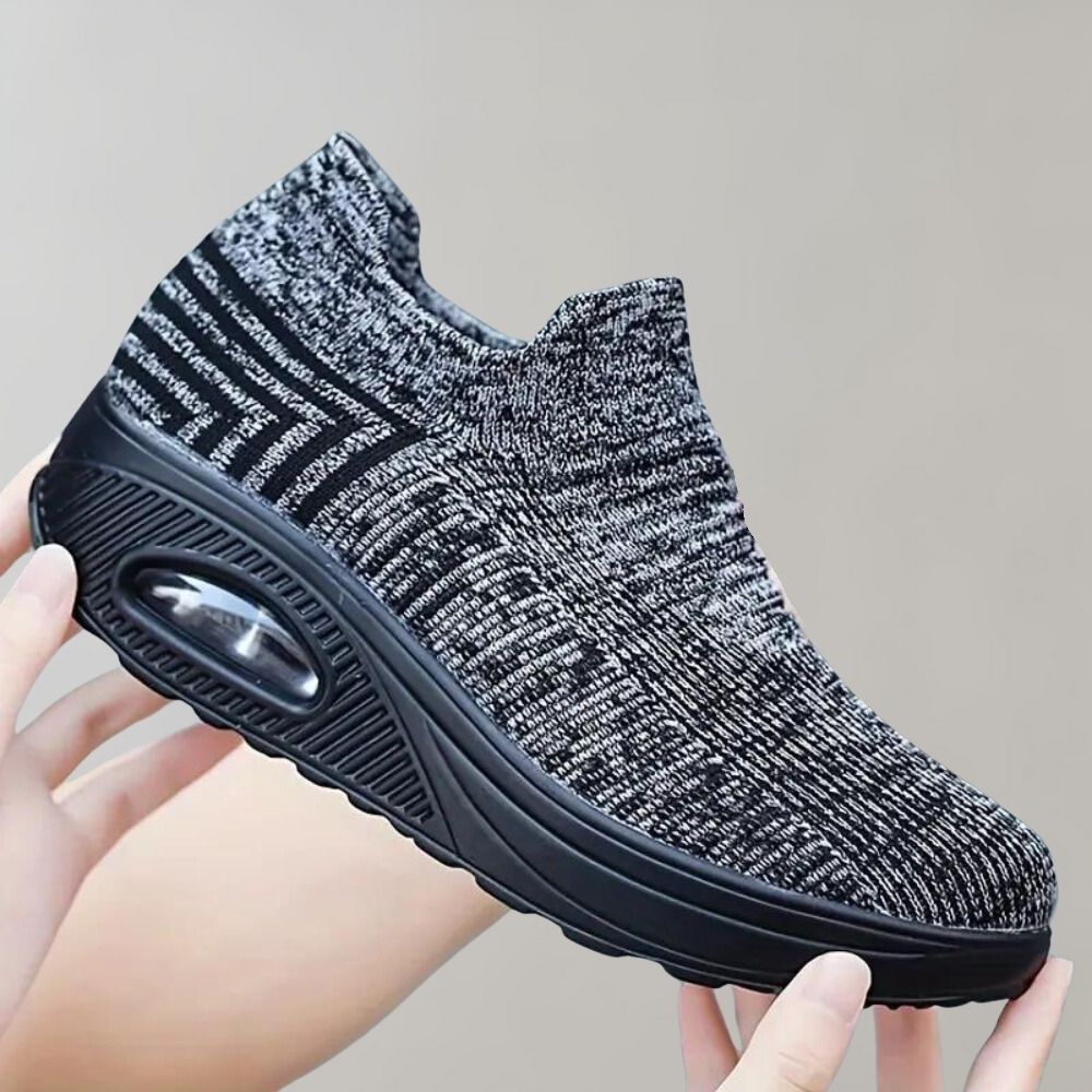 Dessa - Trendy and Cozy Hiking Boots for Your Adventures