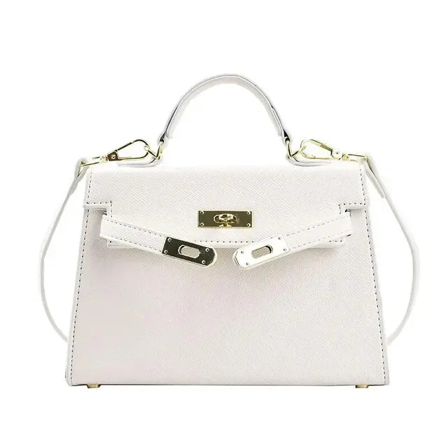 Chic Shoulder Bag for Women in Trendy Crossbody and Kelly Style