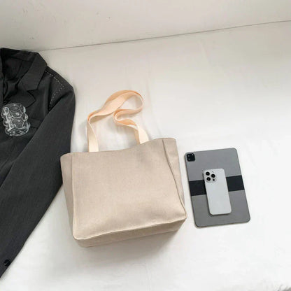 Chic and Stylish Women's Everyday Handbag