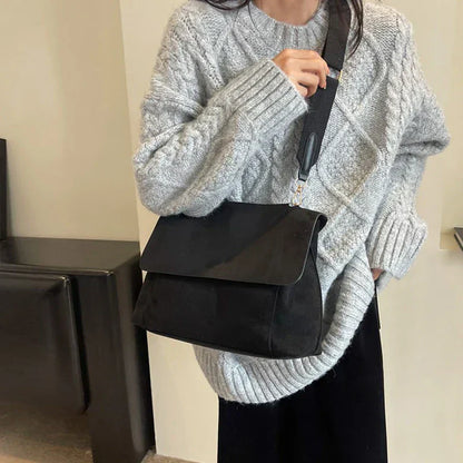 Chic Luxe Crossbody Bag for Effortless Style