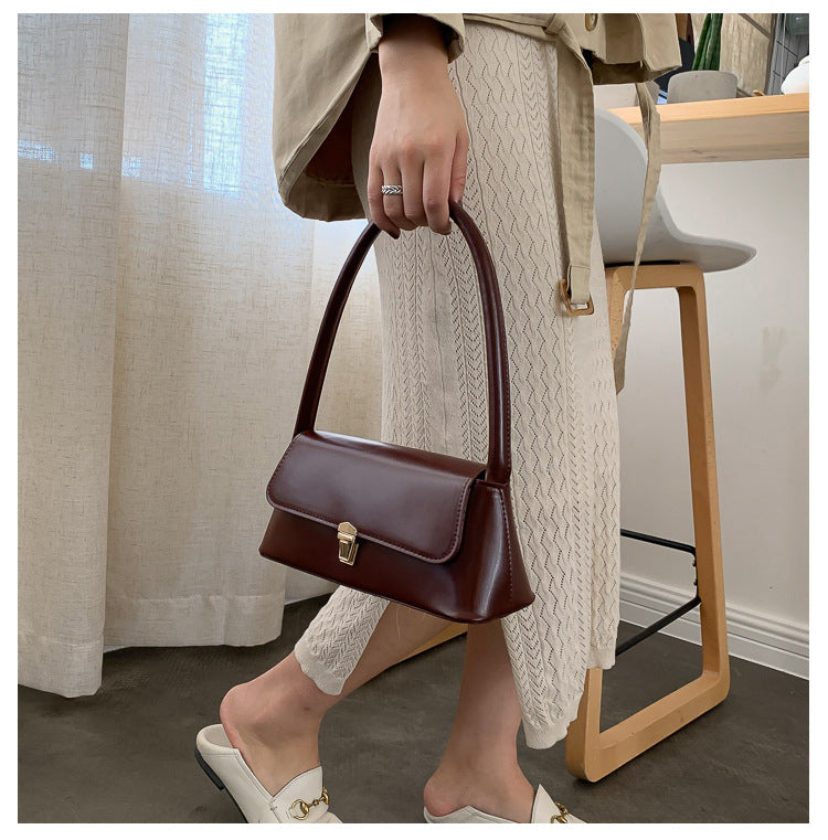 Chic Western-Style Handbag for Women