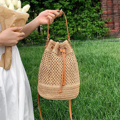 Chic Hand-Woven Straw Bucket Bag for Women - Perfect Summer Companion