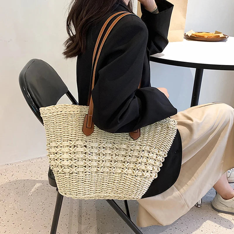 Stylish Bohemian Straw Shoulder Bag for the Beach