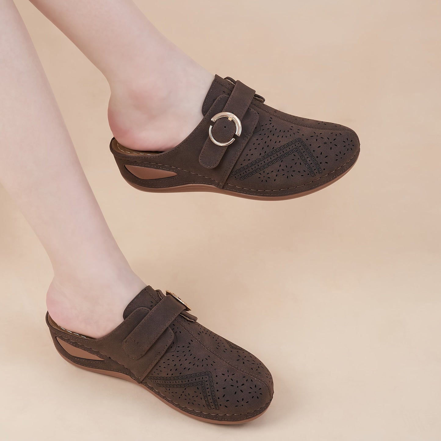 Annabel - Stylish and Comfortable Closed-Toe Sporty Sandals with Chic Buckle Straps