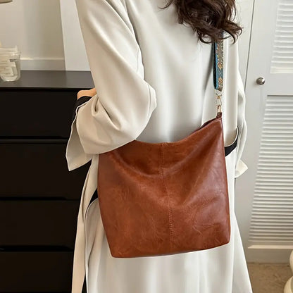 Sleek Vintage-Inspired Leather Tote Bag for Effortless Style