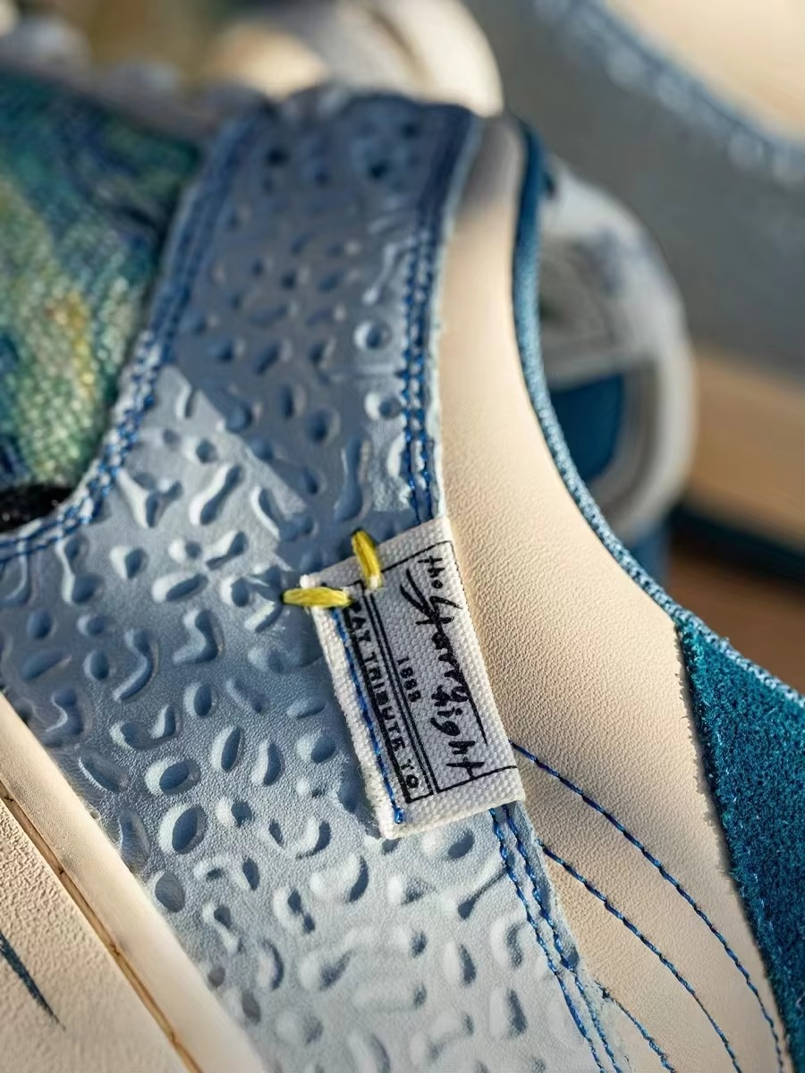 StarryWave™ Artistic Low-Top Sneaker – Hand-Painted Canvas Style