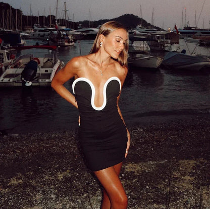 Karen - Stunning Mini Dress with Flattering Plunging Neckline and Chic Contrast Trim