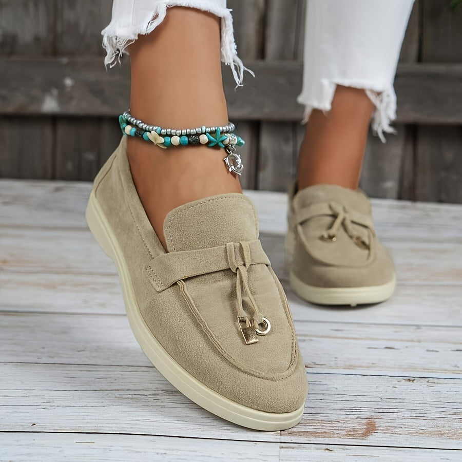 Mila - Chic Feminine Tassel Loafers with Stylish Iron Ring Accent