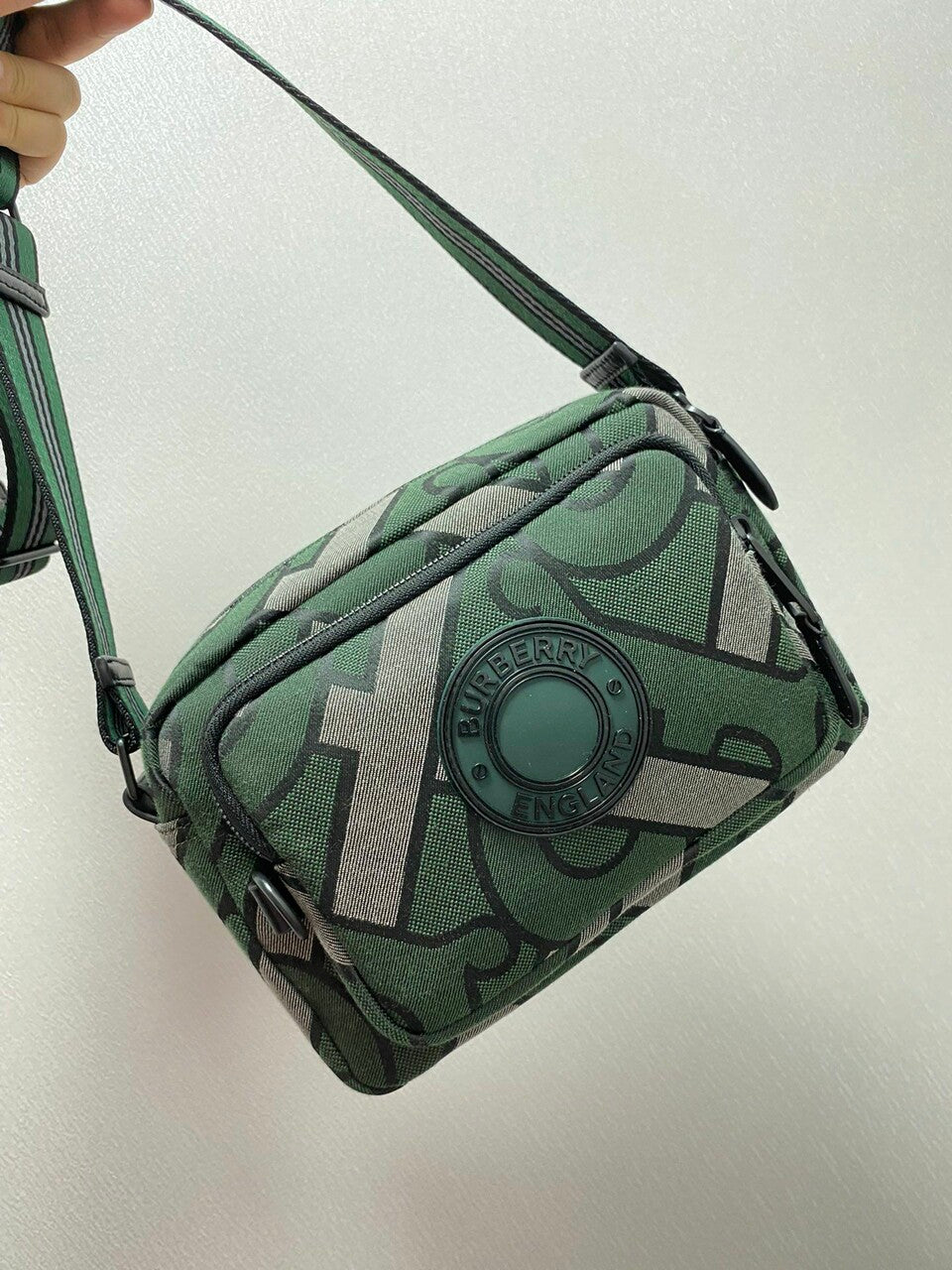 Camouflage Crossbody Bag – Compact Urban Travel Shoulder Bag