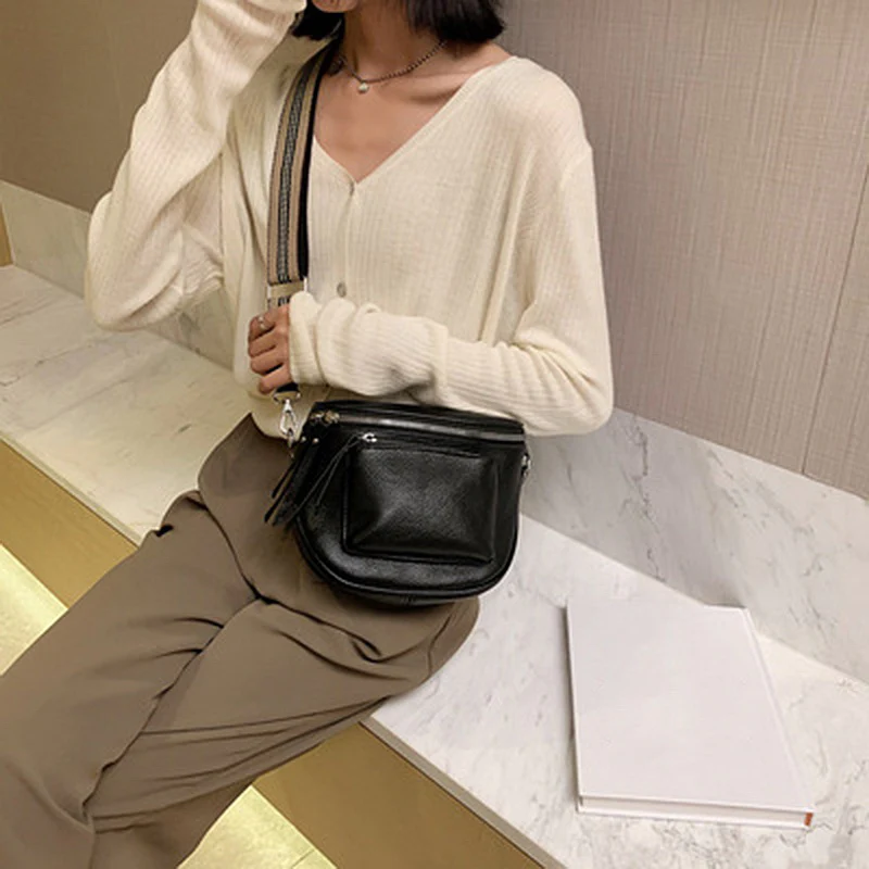 Sophisticated Leather Crossbody Bag - Where Style Meets Versatility